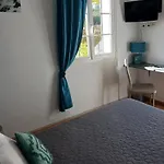 Du Hotel 2*