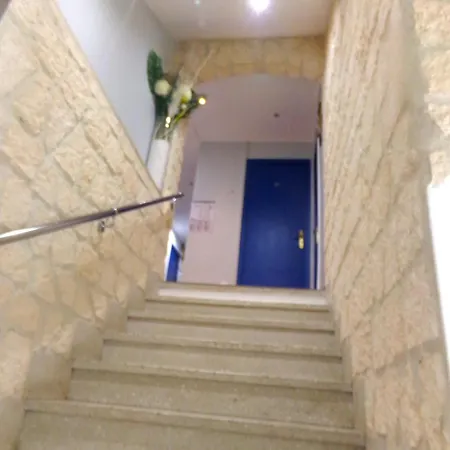 Du Hotell 2*