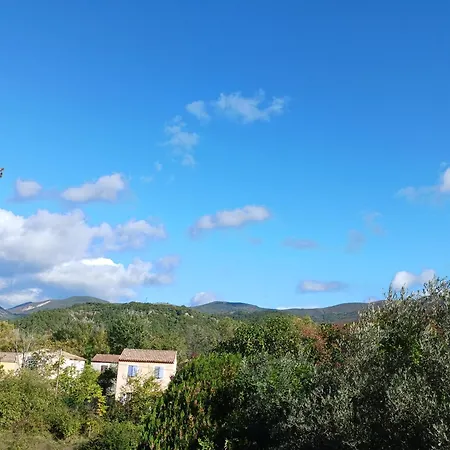 Du 2* Château-Arnoux