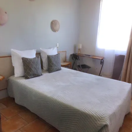 Du Hotel 2*