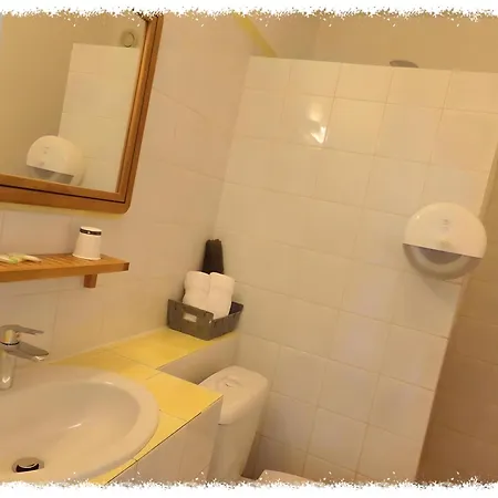 Du Hotel 2*