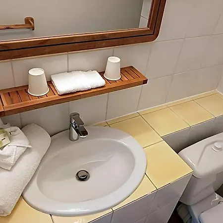 Du Hotel 2*