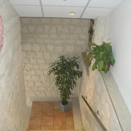 Otel Du Château-Arnoux